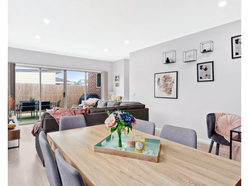 2/132 Kings Road, St Albans VIC 3021