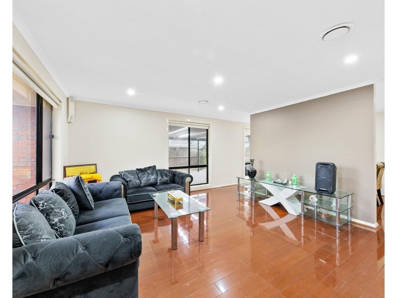 4 Phalaris Court, Delahey VIC 3037