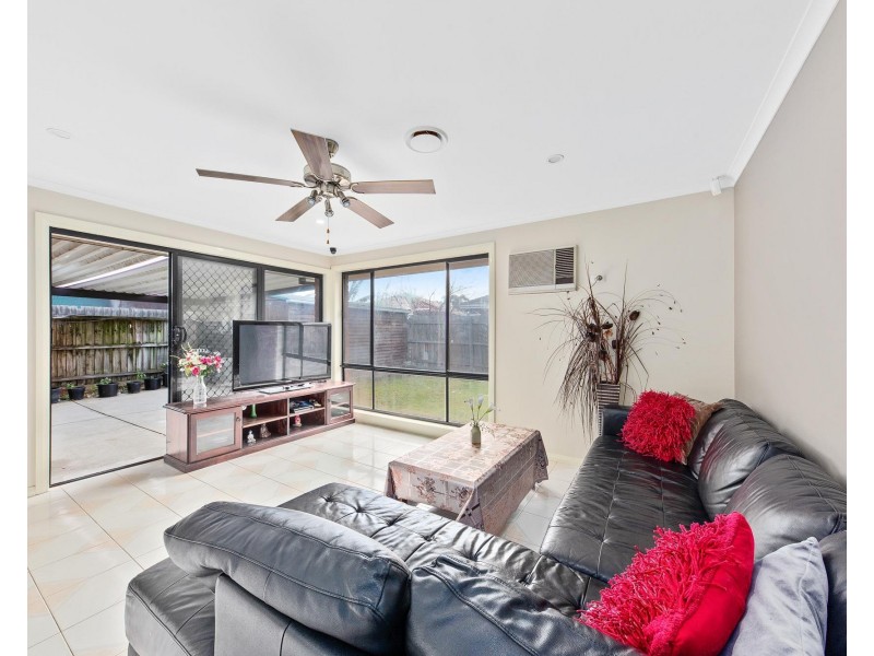 4 Phalaris Court, Delahey VIC 3037