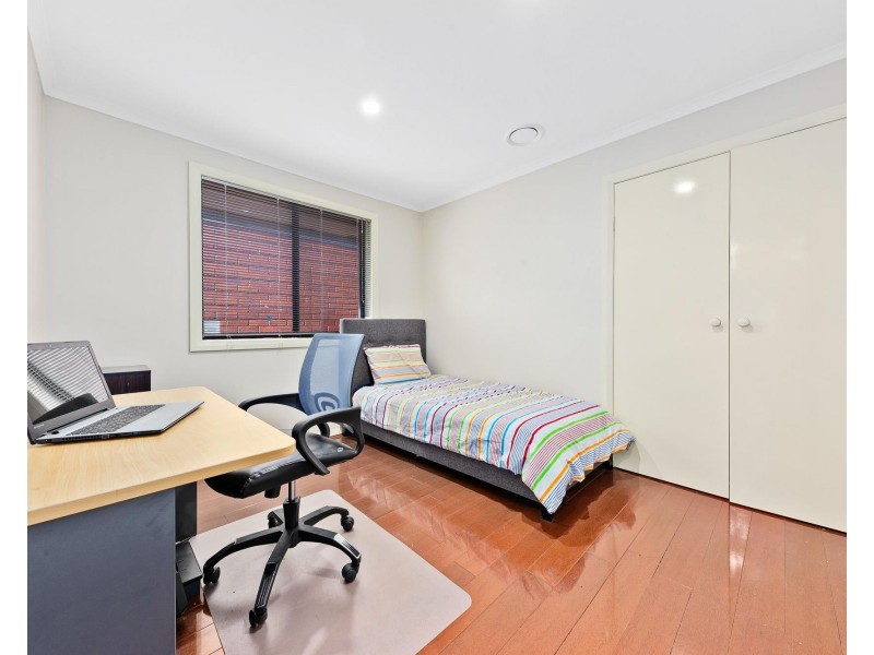 4 Phalaris Court, Delahey VIC 3037