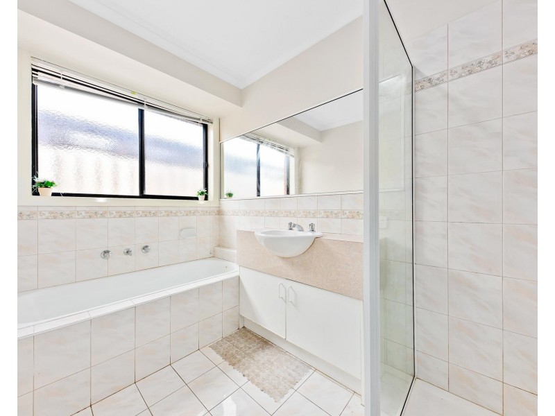4 Phalaris Court, Delahey VIC 3037