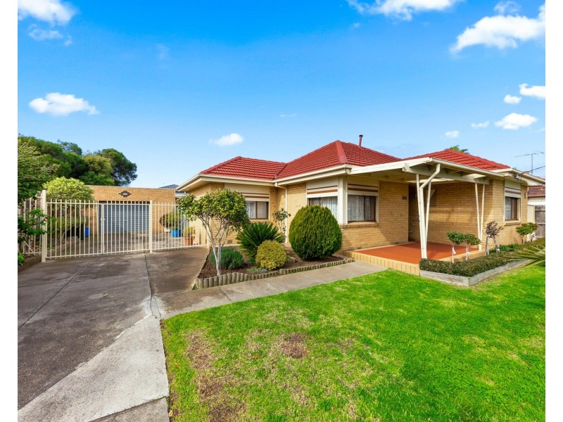 344 Station Road, St Albans VIC 3021