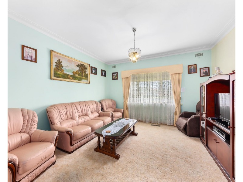 344 Station Road, St Albans VIC 3021