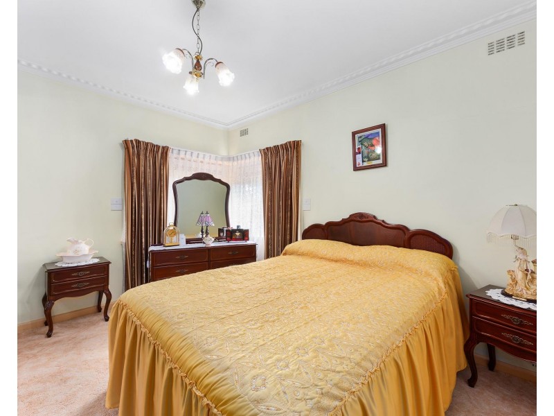 344 Station Road, St Albans VIC 3021