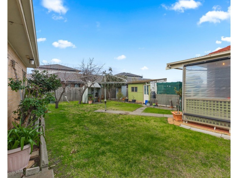 344 Station Road, St Albans VIC 3021
