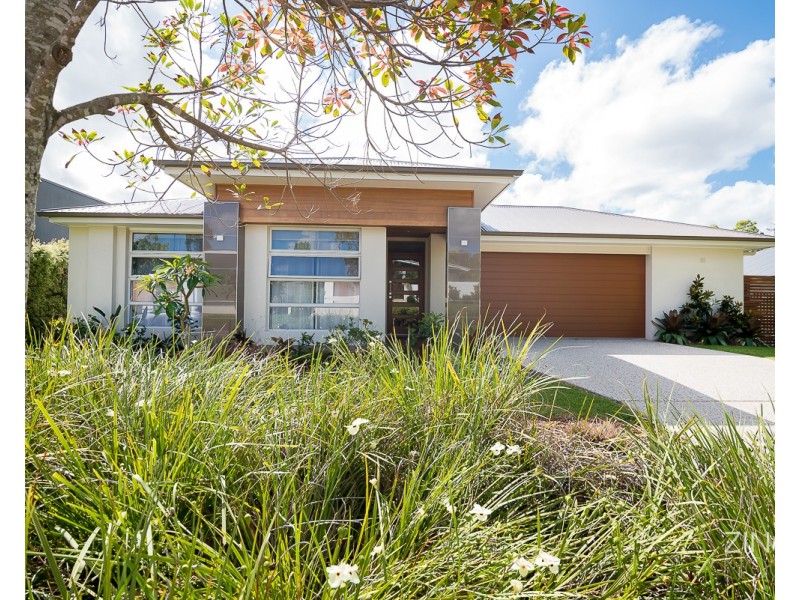 4 Smoke Bush Drive, Noosa Heads QLD 4567