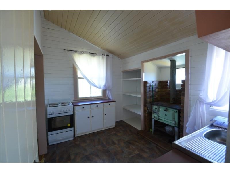 15 Bents Road, Ballandean QLD 4382