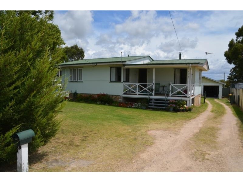 4 Thorpe Street, Stanthorpe QLD 4380