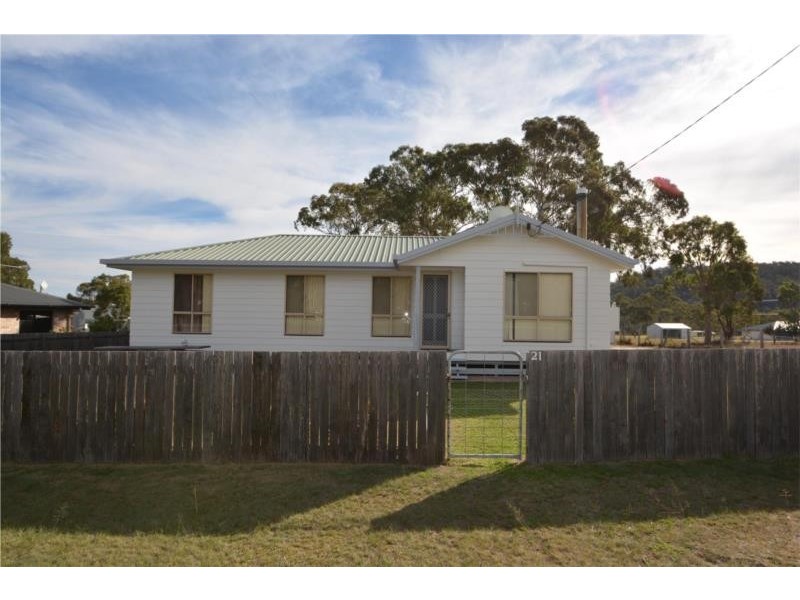21 Forrest Street, Glen Aplin QLD 4381