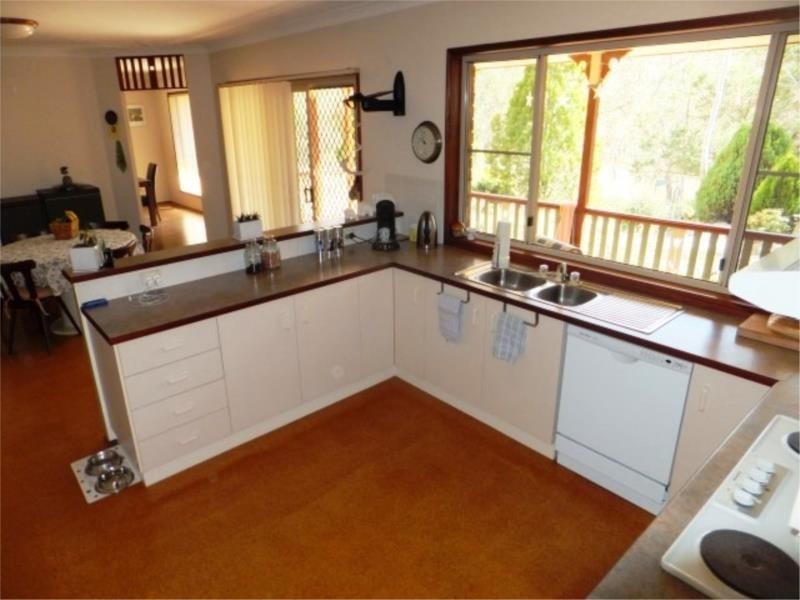 72 Watters Road, Ballandean QLD 4382