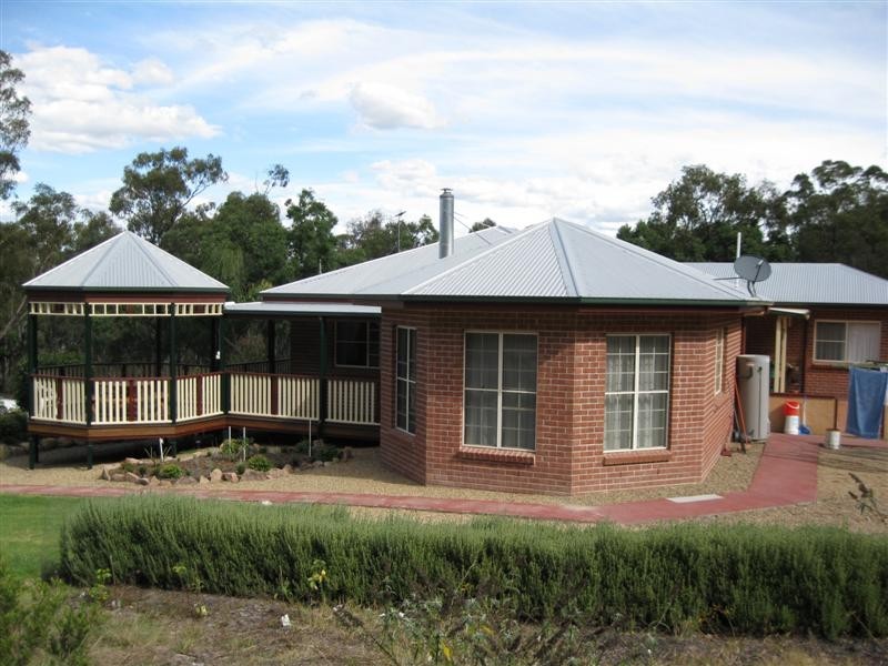 26168 New England Highway, Stanthorpe QLD 4380