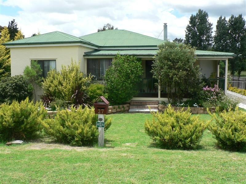 27 Denham Street, Stanthorpe QLD 4380