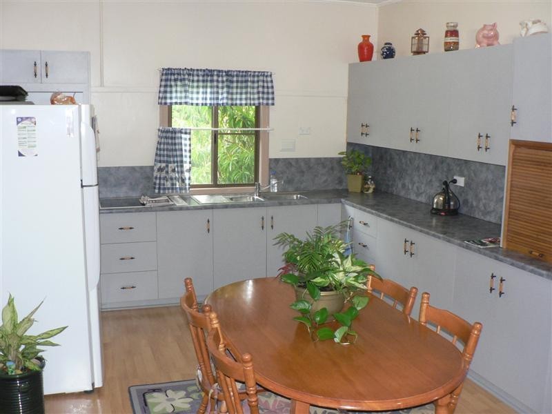 27 Denham Street, Stanthorpe QLD 4380