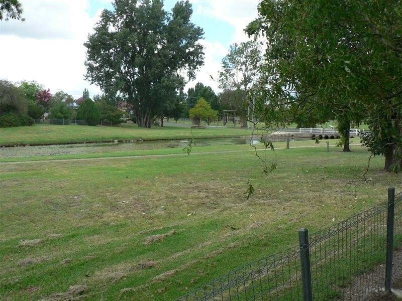 27 Denham Street, Stanthorpe QLD 4380