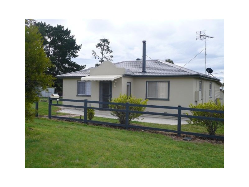 68 Rayleigh Street, Wallangarra QLD 4383
