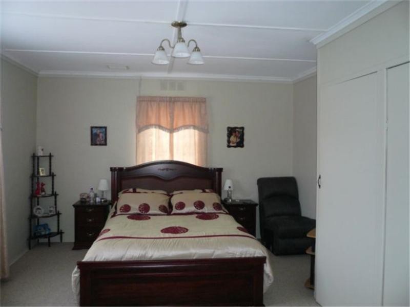 68 Rayleigh Street, Wallangarra QLD 4383