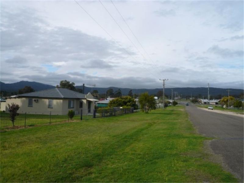 68 Rayleigh Street, Wallangarra QLD 4383