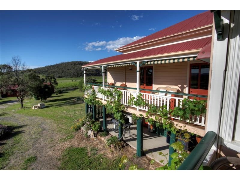 79 Rees Road, Ballandean QLD 4382