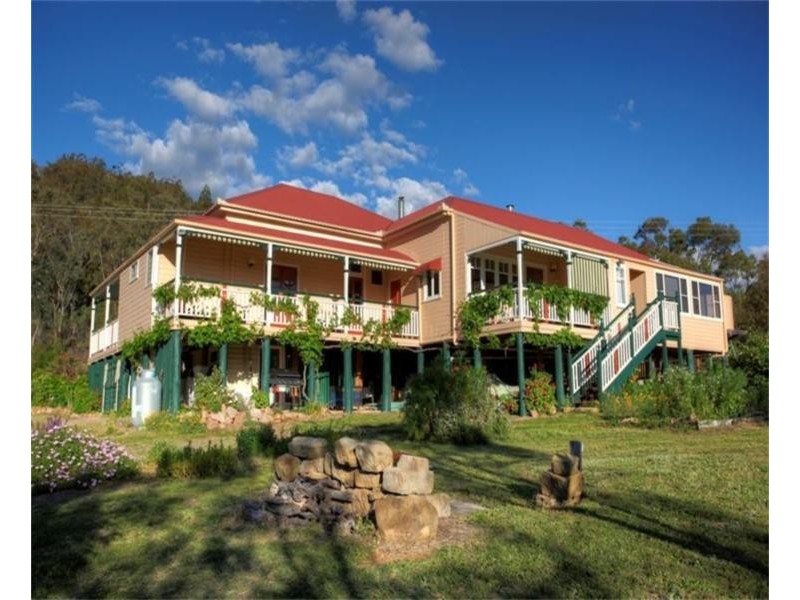 79 Rees Road, Ballandean QLD 4382