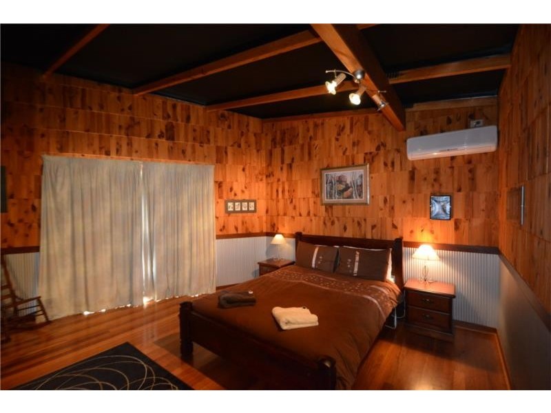 26172 New England Highway, Stanthorpe QLD 4380