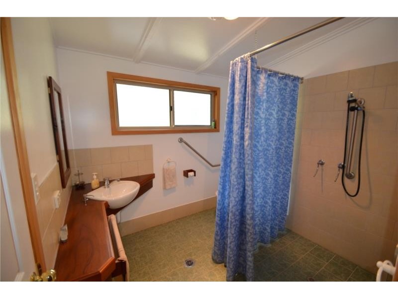 26172 New England Highway, Stanthorpe QLD 4380