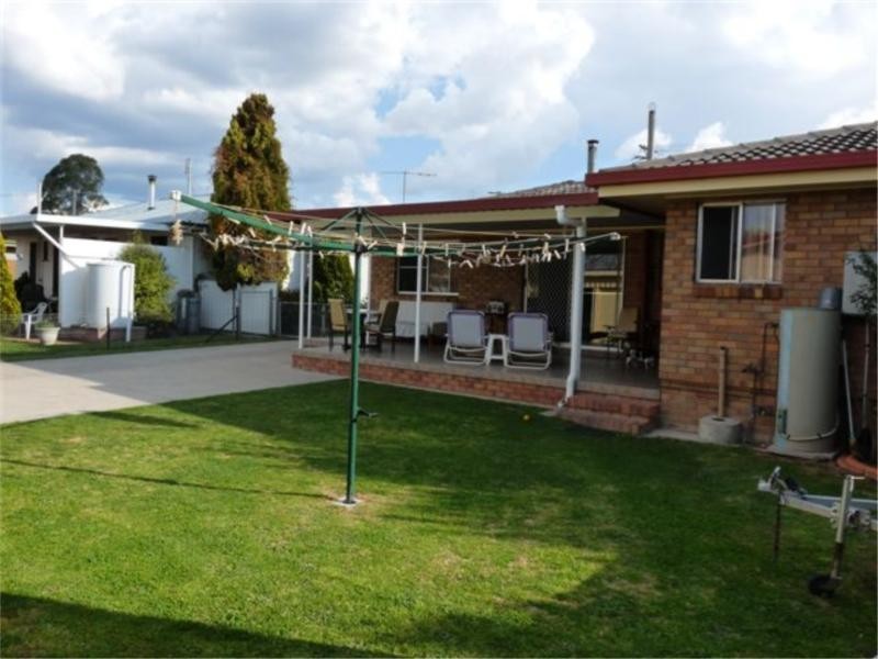 10 Pierpoint Street, Stanthorpe QLD 4380