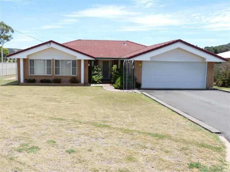 8 Leslie Parade, Stanthorpe QLD 4380