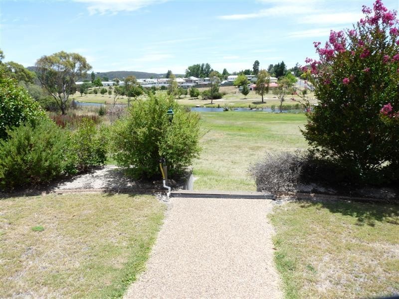 8 Leslie Parade, Stanthorpe QLD 4380