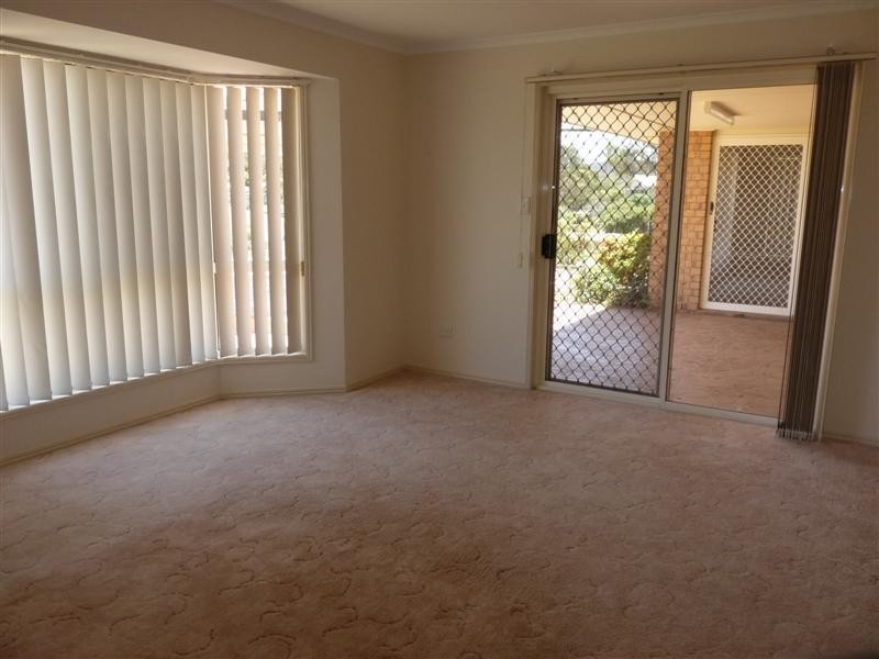 8 Leslie Parade, Stanthorpe QLD 4380