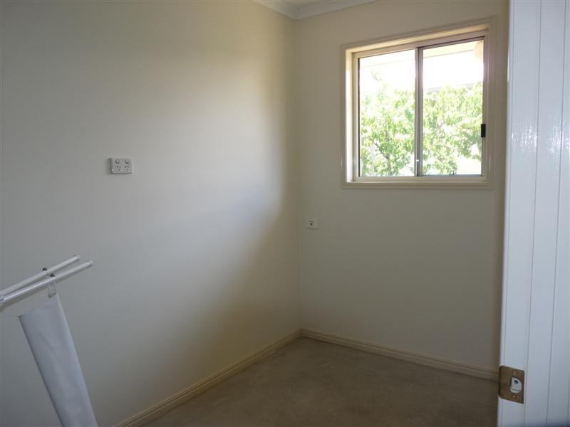 8 Leslie Parade, Stanthorpe QLD 4380
