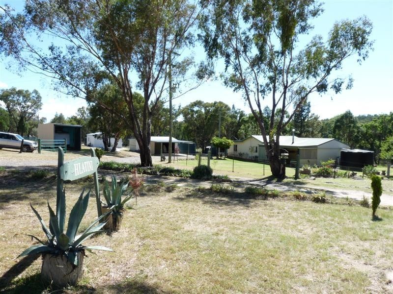 728 Mt Hutton Road, Nundubbermere via, Stanthorpe QLD 4380
