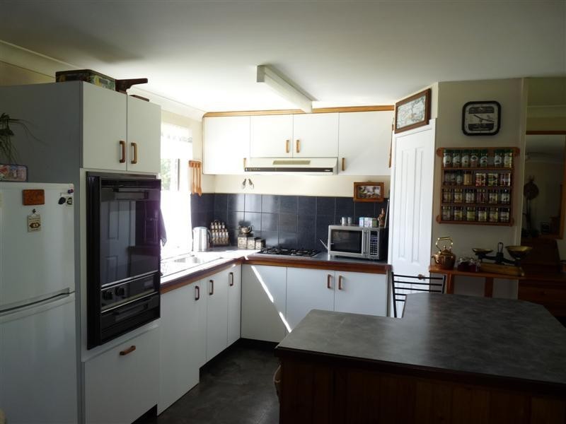 728 Mt Hutton Road, Nundubbermere via, Stanthorpe QLD 4380