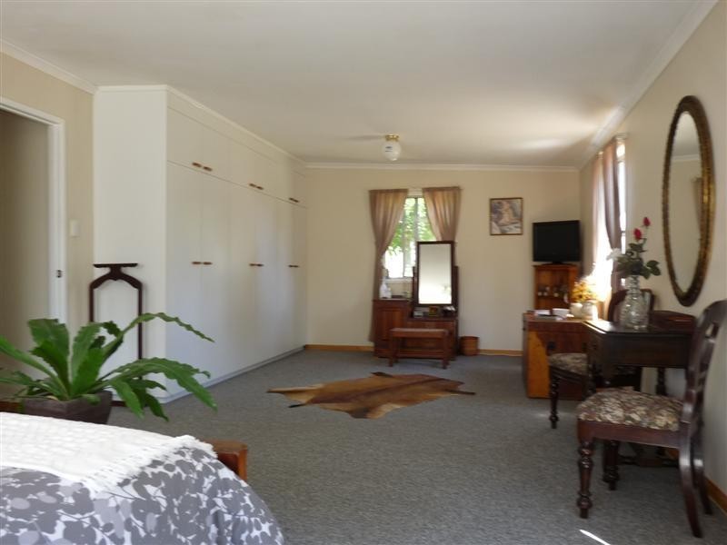 728 Mt Hutton Road, Nundubbermere via, Stanthorpe QLD 4380