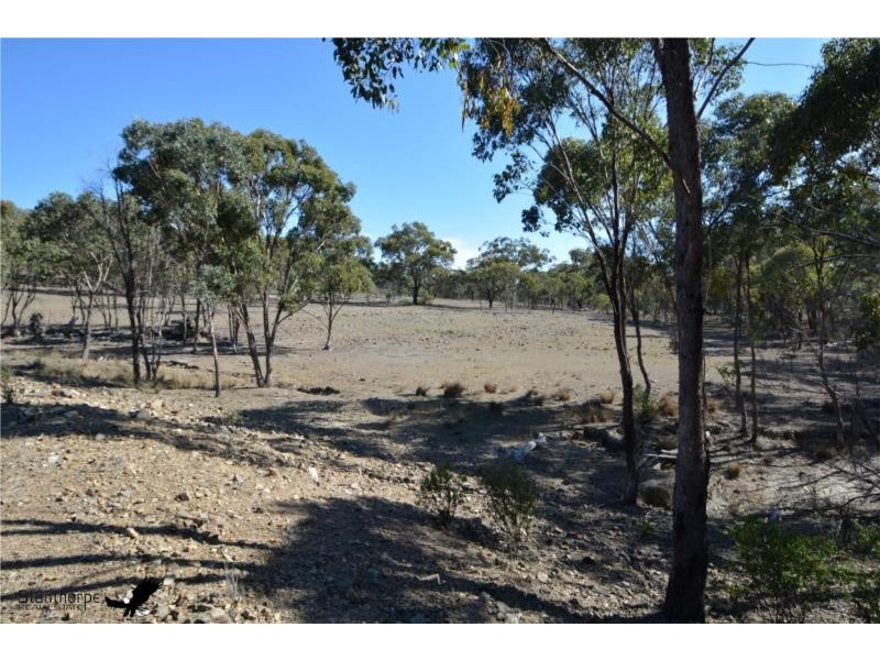 728 Mt Hutton Road, Nundubbermere via, Stanthorpe QLD 4380