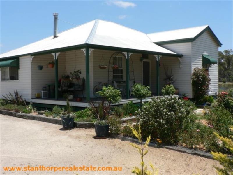 23 Tennant Rd, Stanthorpe QLD 4380