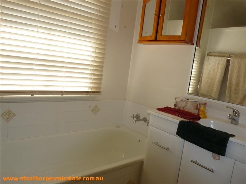 23 Tennant Rd, Stanthorpe QLD 4380