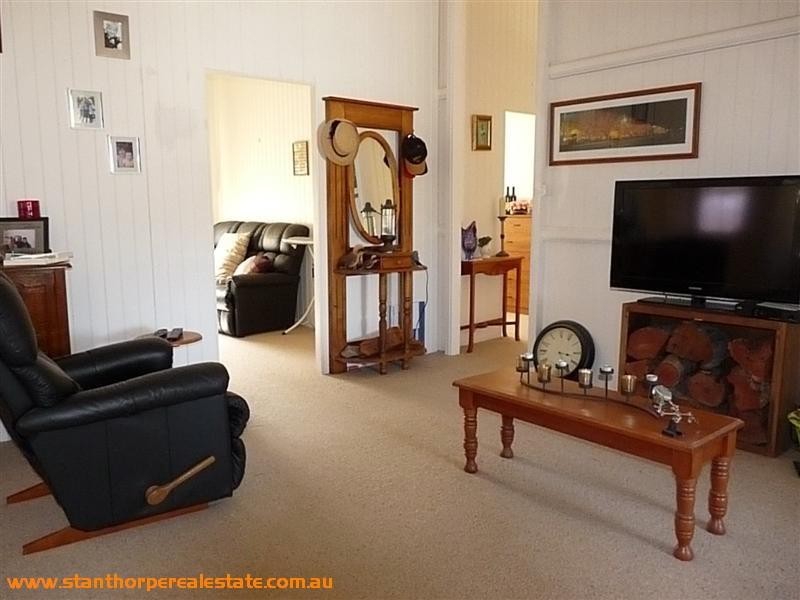23 Tennant Rd, Stanthorpe QLD 4380