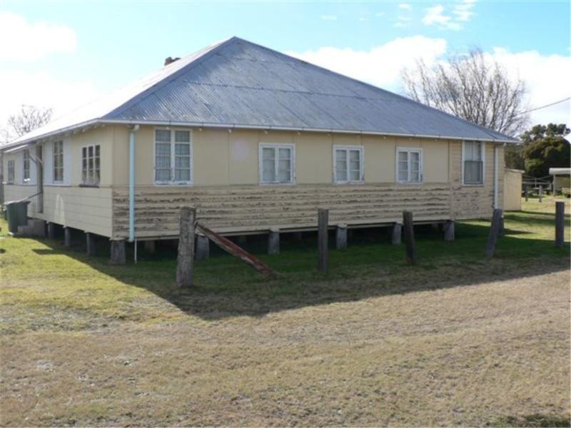 40 Duke St, Jennings, Wallangarra QLD 4383