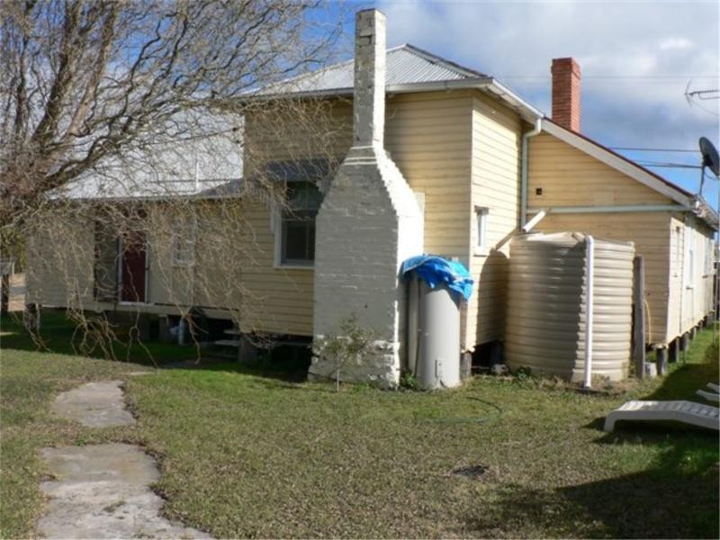 40 Duke St, Jennings, Wallangarra QLD 4383