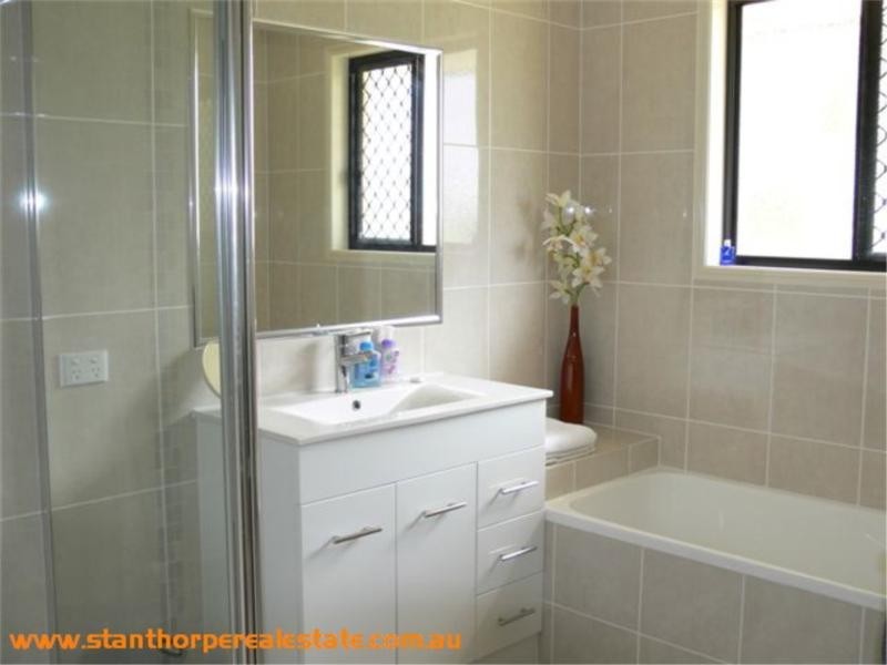 24 Barton Street, Stanthorpe QLD 4380