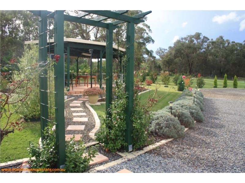 83 Mills Road, Stanthorpe QLD 4380