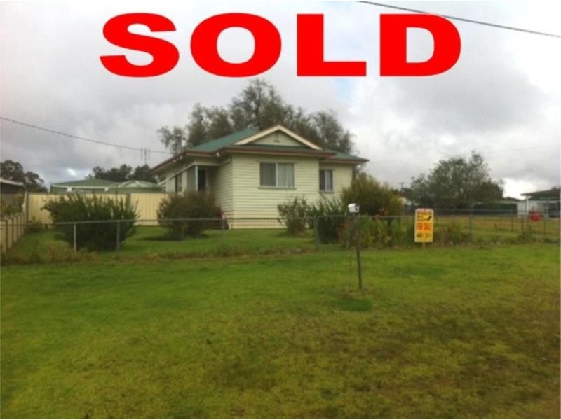 27  Barawell Street, Wallangarra QLD 4383