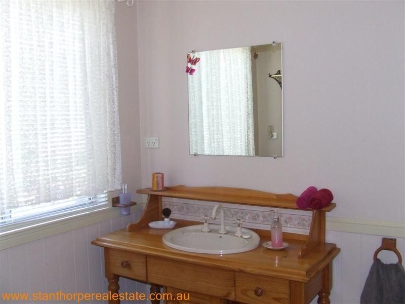 208 Watters Road, Ballandean via, Stanthorpe QLD 4380