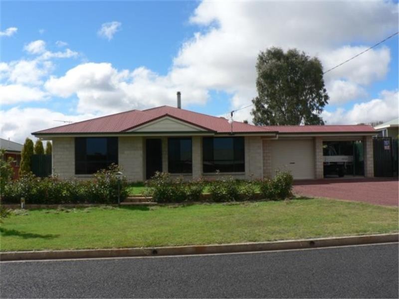 3 Barton Street, Stanthorpe QLD 4380
