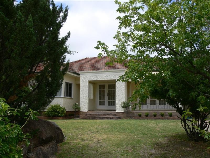 21 College Road, Stanthorpe QLD 4380