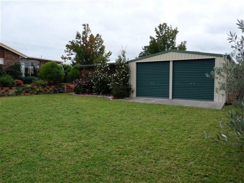 99 College Road, Stanthorpe QLD 4380