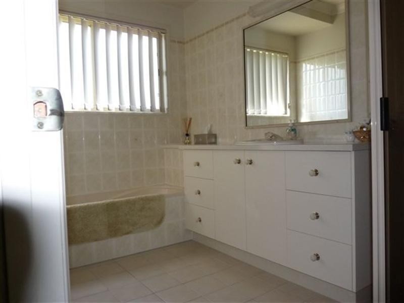 99 College Road, Stanthorpe QLD 4380