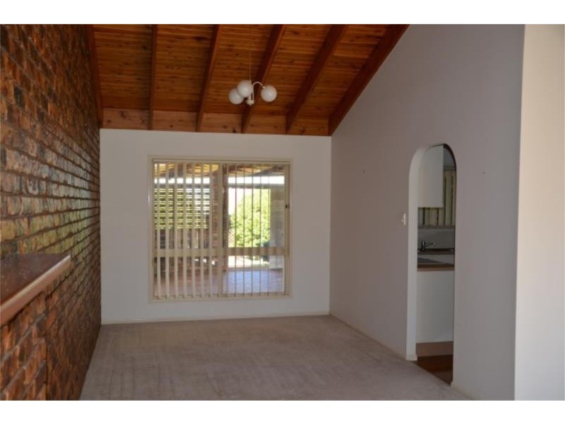 99 College Road, Stanthorpe QLD 4380