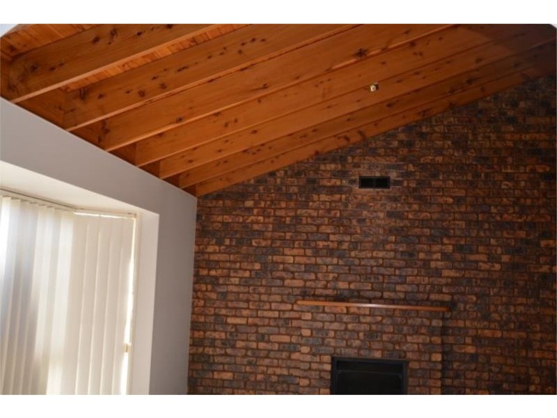 99 College Road, Stanthorpe QLD 4380