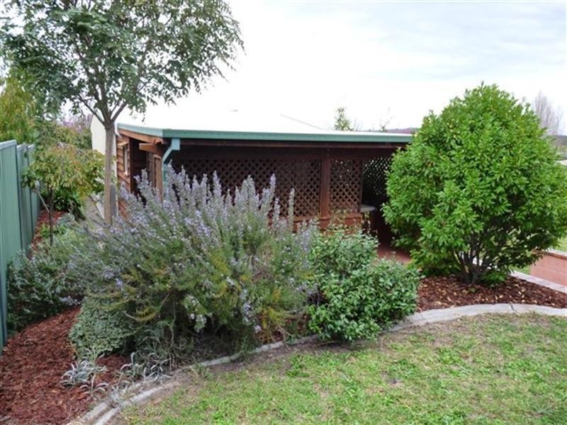 99 College Road, Stanthorpe QLD 4380